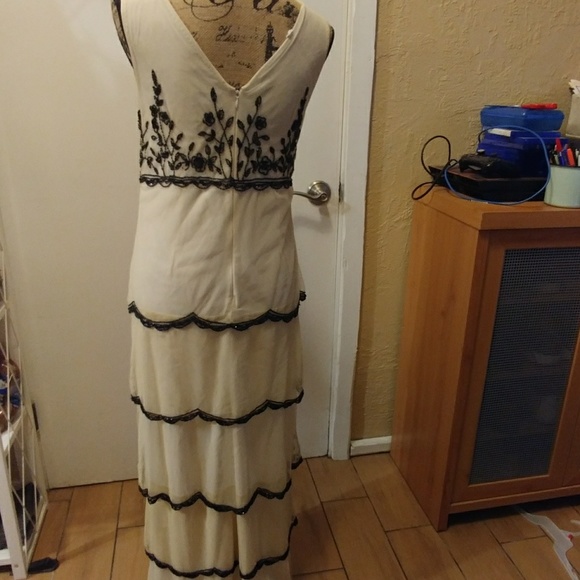 NEW 🌺 Beaded Evening / Prom Dress - Picture 2 of 8